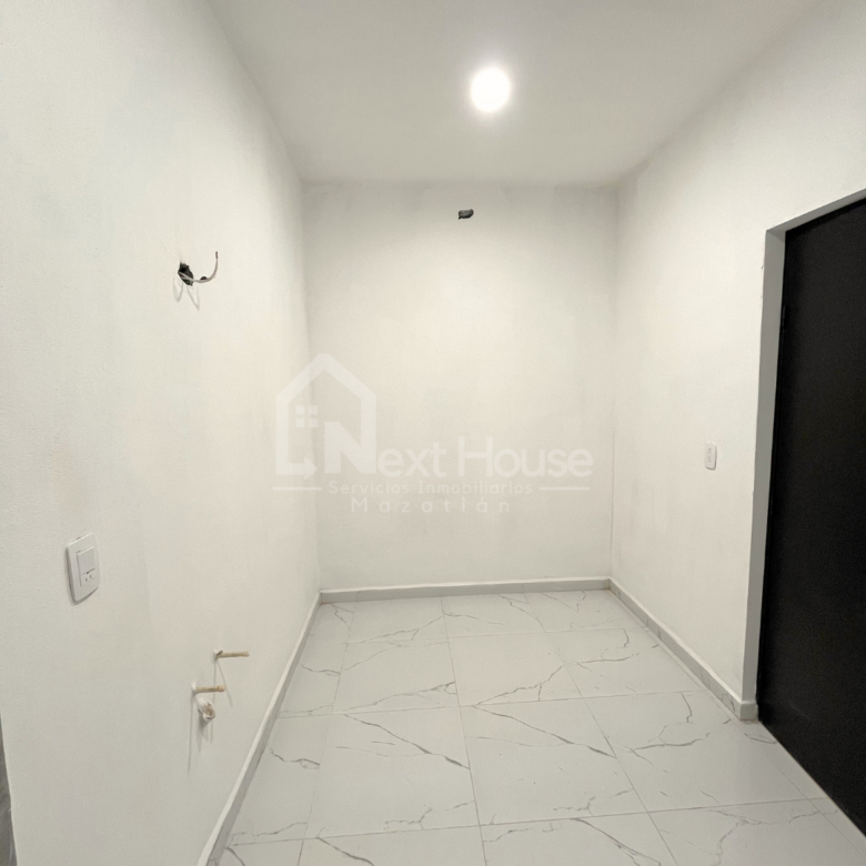 Casa en Valles del Ejido, Mazatlán: 2 recámaras, 2 baños, patio y cochera doble. $1.98M. Acepta crédito. ¡Agenda tu cita hoy!