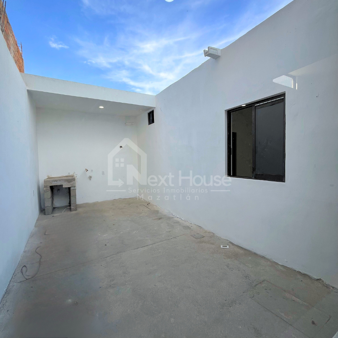 Casa en Valles del Ejido, Mazatlán: 2 recámaras, 2 baños, patio y cochera doble. $1.98M. Acepta crédito. ¡Agenda tu cita hoy!
