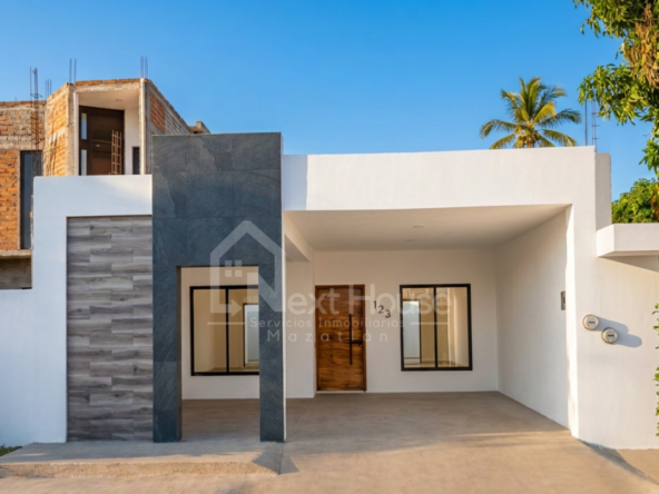 Casa en Valles del Ejido, Mazatlán: 2 recámaras, 2 baños, patio y cochera doble. $1.98M. Acepta crédito. ¡Agenda tu cita hoy!