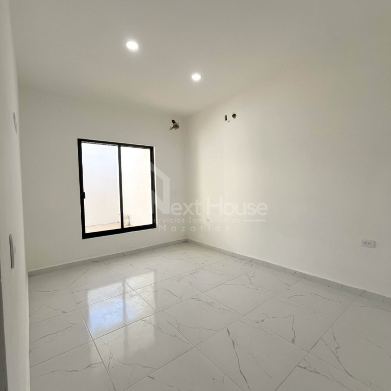 Casa en Valles del Ejido, Mazatlán: 2 recámaras, 2 baños, patio y cochera doble. $1.98M. Acepta crédito. ¡Agenda tu cita hoy!