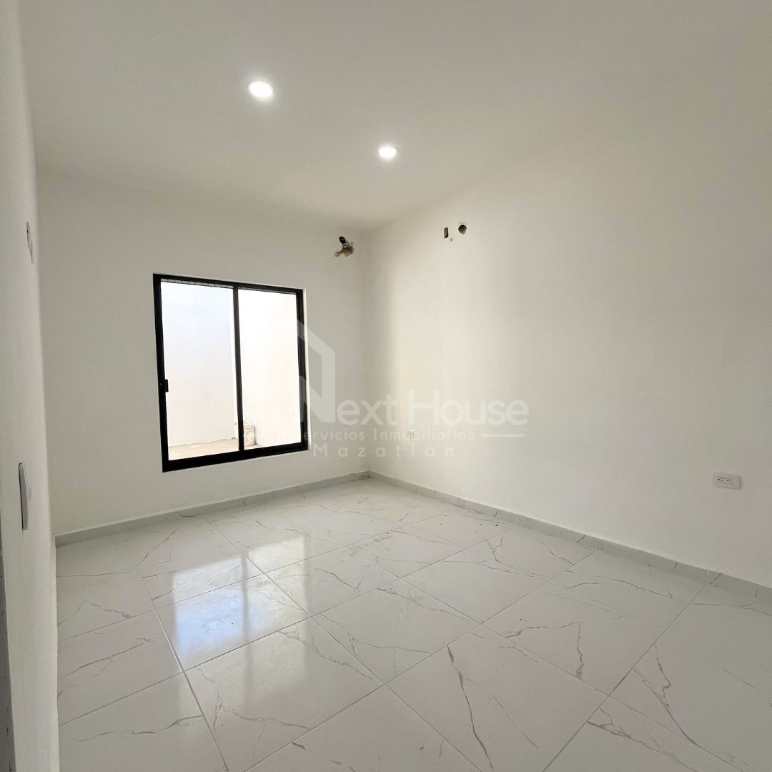 Casa en Valles del Ejido, Mazatlán: 2 recámaras, 2 baños, patio y cochera doble. $1.98M. Acepta crédito. ¡Agenda tu cita hoy!