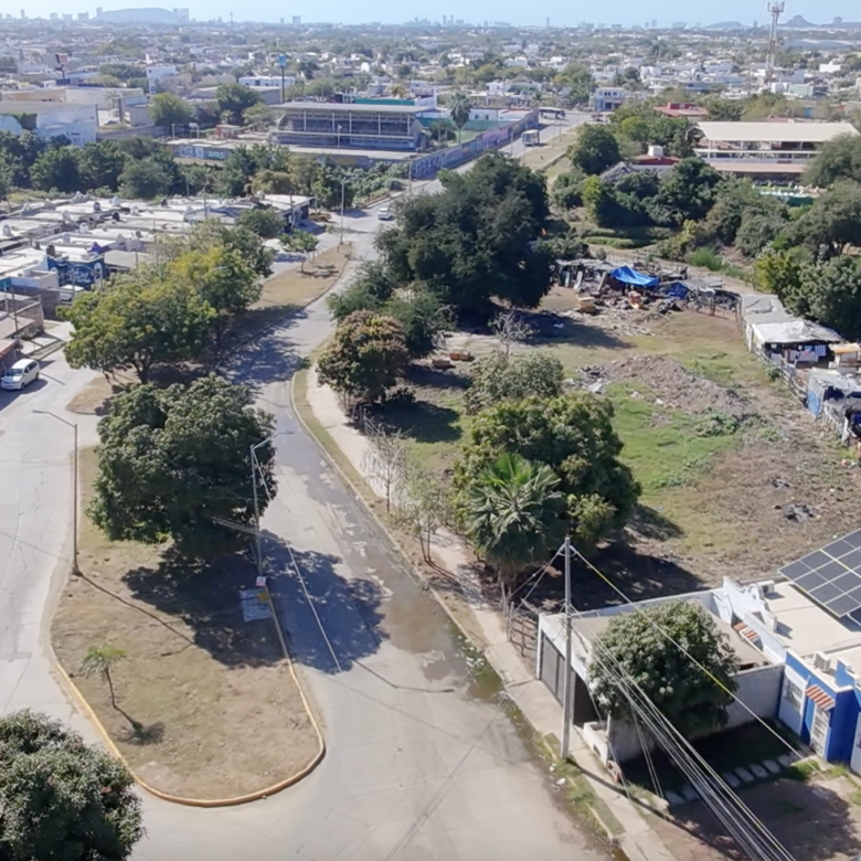 Terreno de 2,461 m² en Rinconada del Valle, Mazatlán. Ideal para locales o depas por solo $2,200/m². Invierte con los expertos de Next House Mazatlán Terreno en venta oportunidad inversión